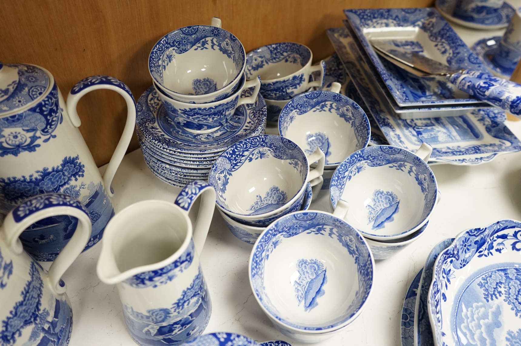 A quantity of Spode Italian dinner and tea ware to include cups and saucers, tea and coffee pot and side plates